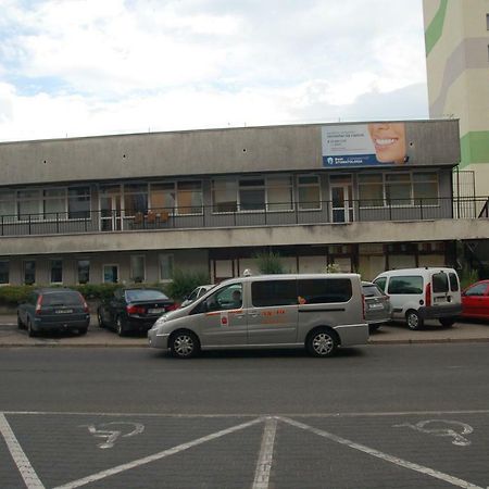 Hostel Family Erasmus Center Warszawa Exteriör bild