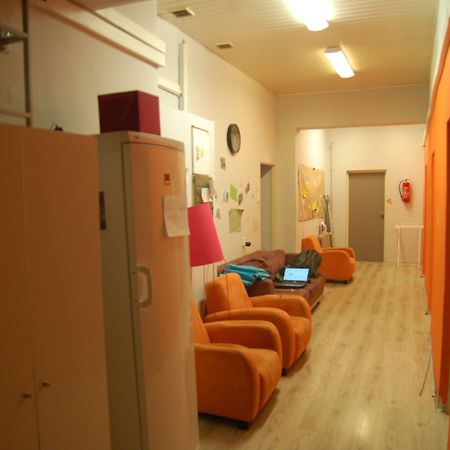 Hostel Family Erasmus Center Warszawa Exteriör bild