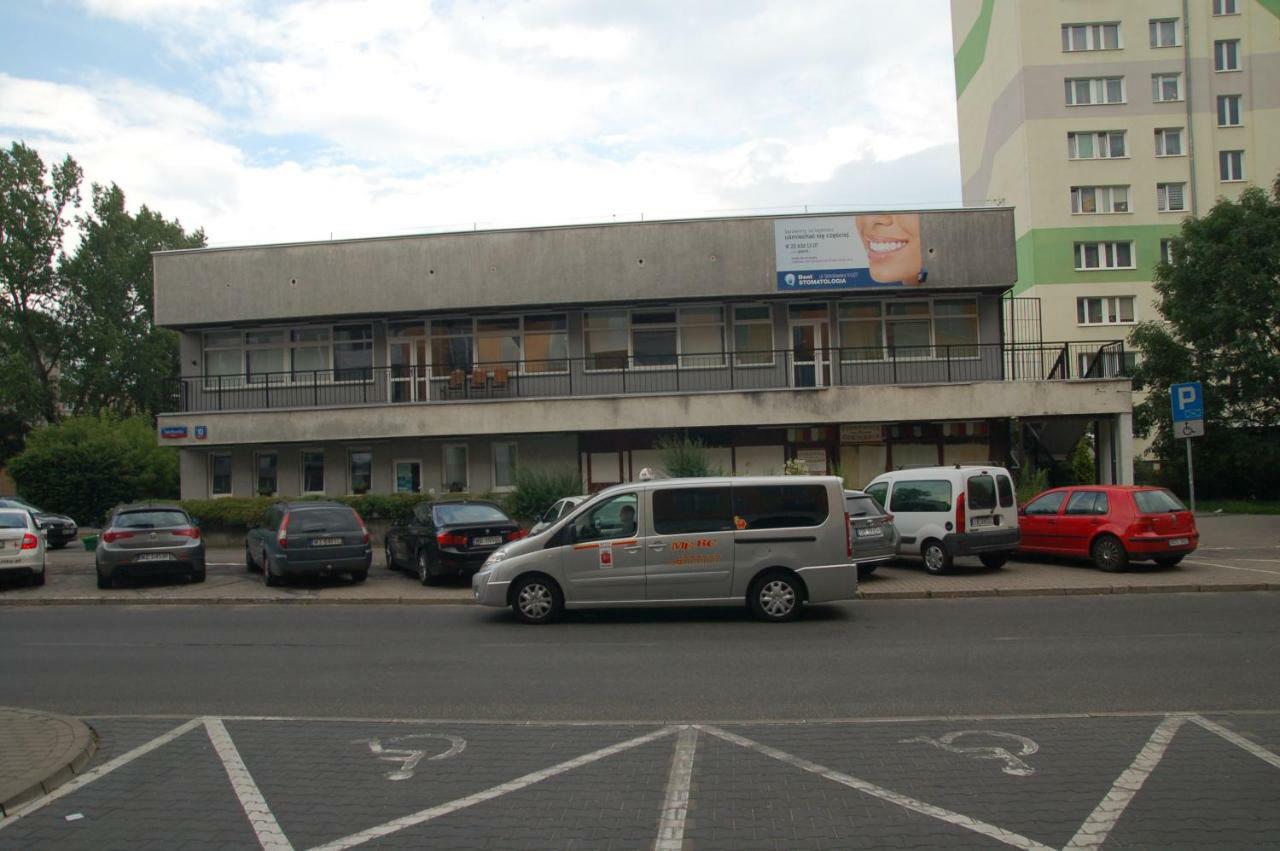 Hostel Family Erasmus Center Warszawa Exteriör bild